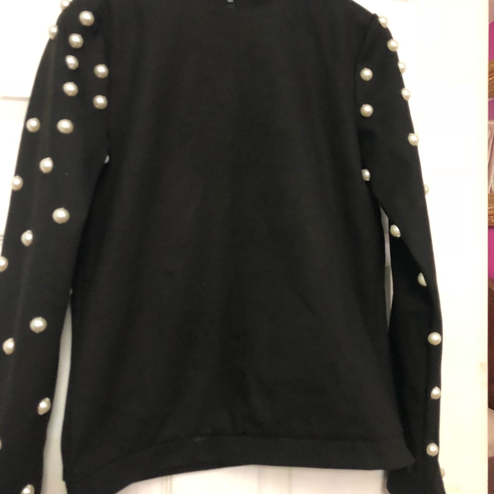 Black sweater with pearl on sleeves - Picture 3 of 4